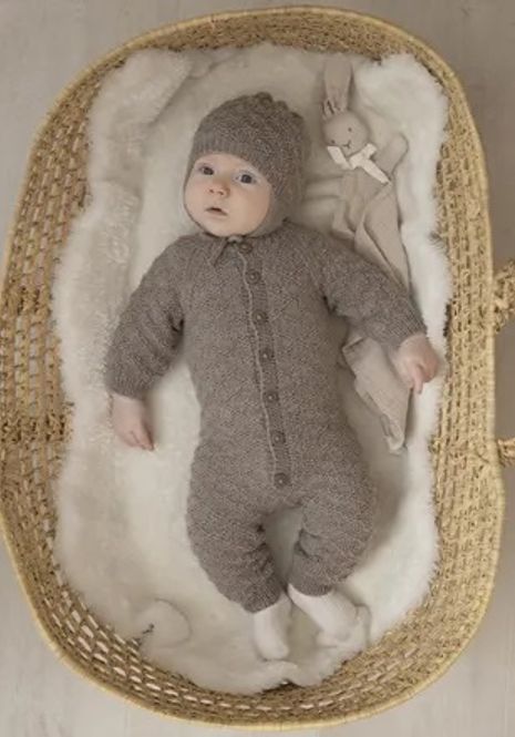 Hovedbilde Katalog 2235-11 Gullik dress og lue